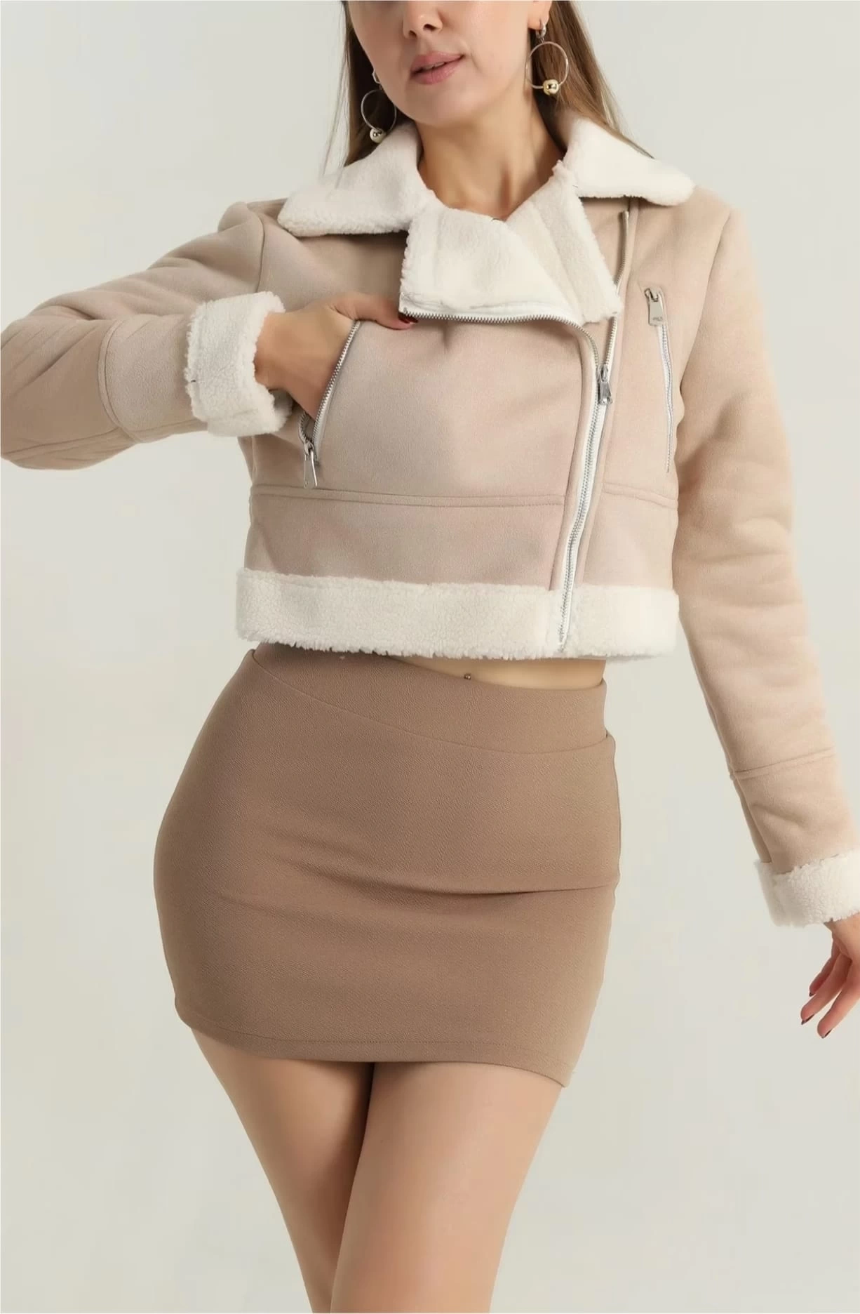 İçi ve Yakası Kürklü Dışı Süet Kadın Mont - 0161