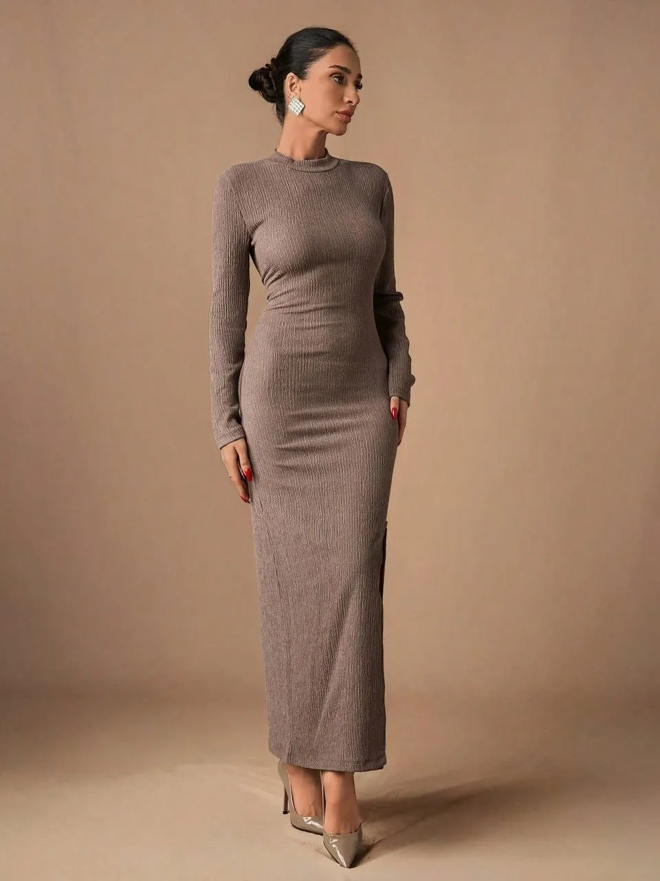 Yırtmaç Detaylı Bürümcük Kumaş Vizon Elbise - 0283