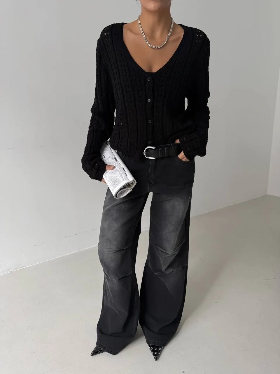 Kadın Siyah Delikli Örgü Düğmeli V Yaka Triko Hırka - 0236