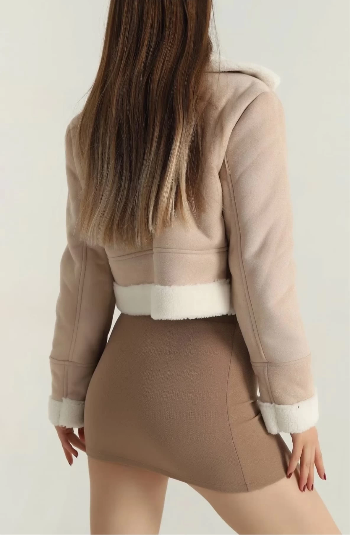 İçi ve Yakası Kürklü Dışı Süet Kadın Mont - 0161