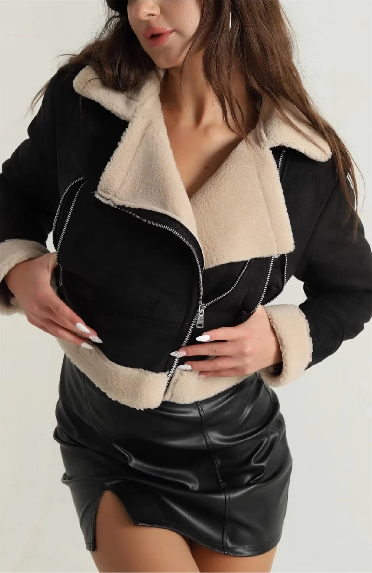 İçi ve Yakası Kürklü Dışı Süet Kadın Mont - 0162