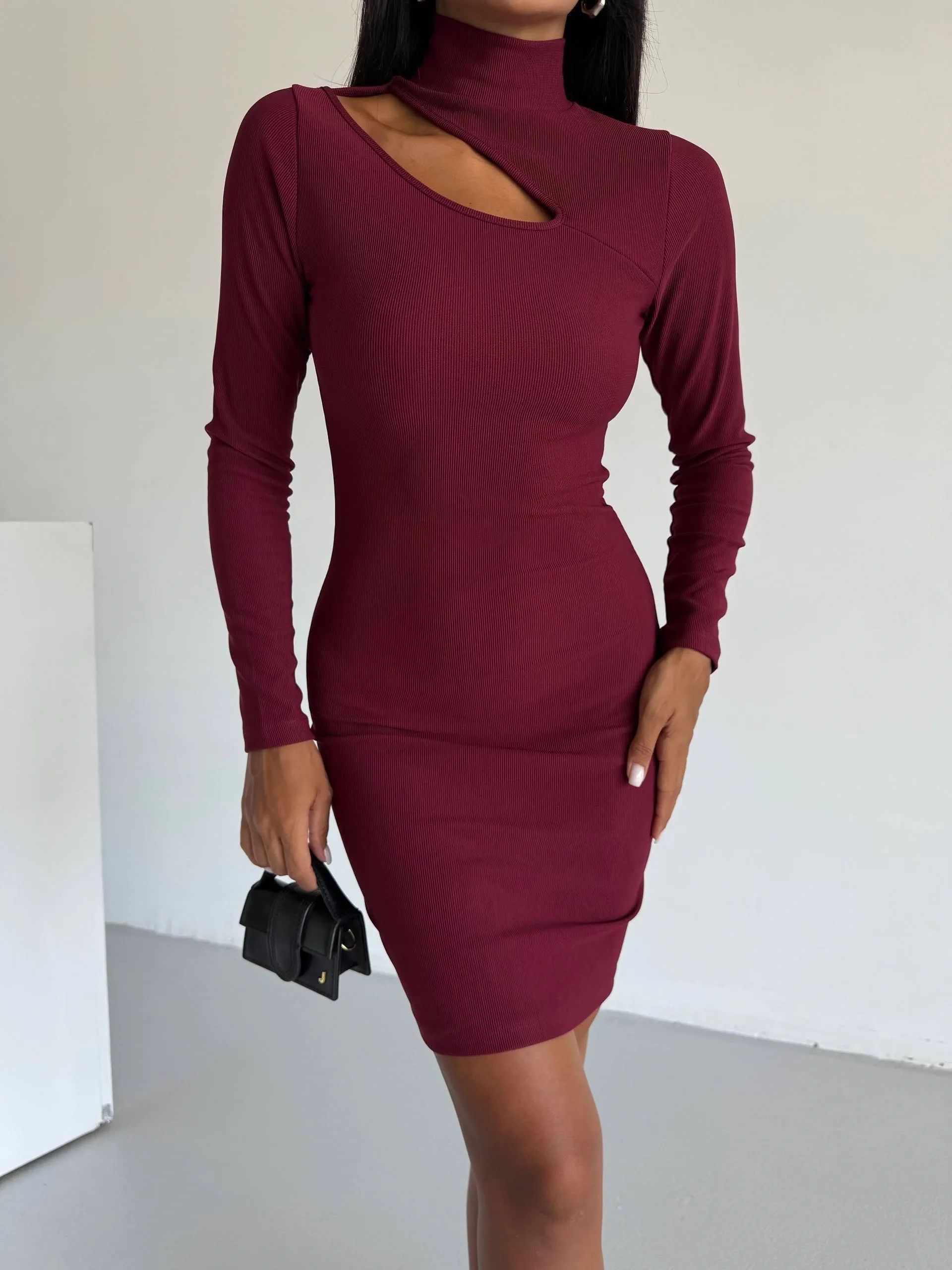 Boğazlı Göğüs Pencere Detaylı Elbise - 0288