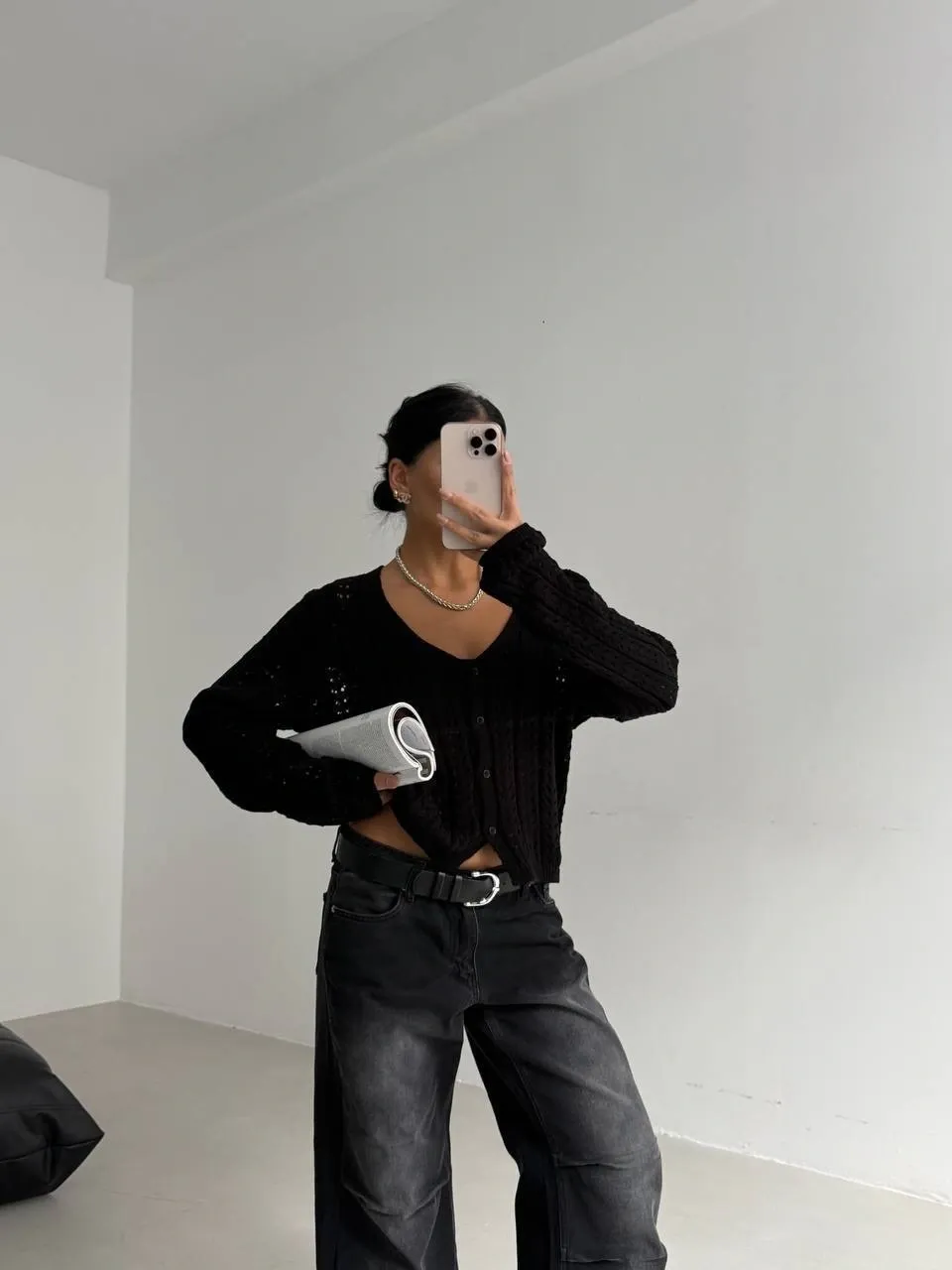 Kadın Siyah Delikli Örgü Düğmeli V Yaka Triko Hırka - 0236