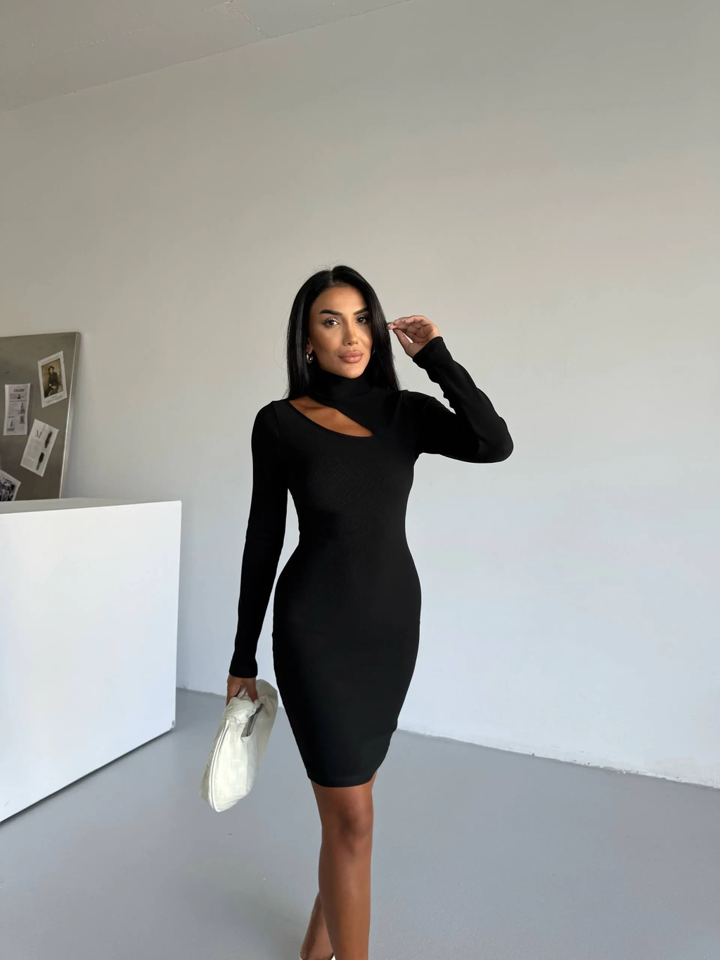 Boğazlı Göğüs Pencere Detaylı Elbise - 0289