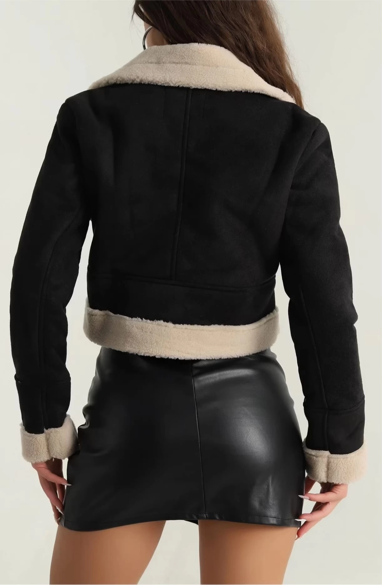 İçi ve Yakası Kürklü Dışı Süet Kadın Mont - 0162